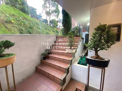 Casa de 5 alcobas en venta en La Calera, Medellín, 477 m² · foto 3 de 20