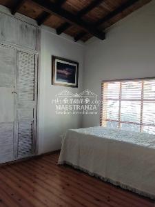 Casa de 3 alcobas en venta en Santa Elena, Medellín, 1000 m² · foto 18 de 20