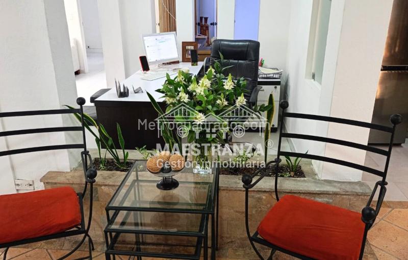 Impressive Commercial Space in Simon Bolivar - 2