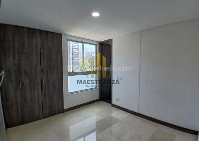 Apartamento de 3 alcobas en arriendo en Loma De Los Parra, Medellín, 136 m² · foto 3 de 20