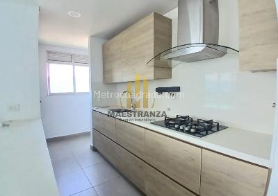 Apartamento de 3 alcobas en arriendo en Loma De Los Parra, Medellín, 136 m² · foto 7 de 20
