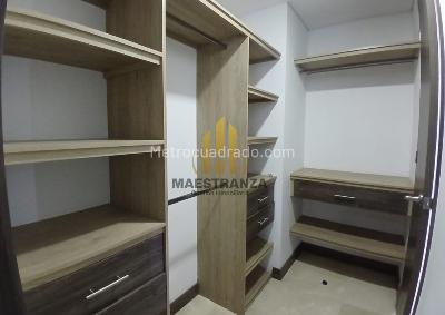 Apartamento de 3 alcobas en arriendo en Loma De Los Parra, Medellín, 136 m² · foto 12 de 20