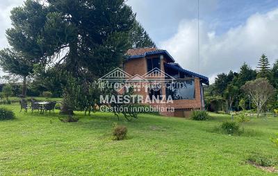 Casa de 5 alcobas en venta en Santa Elena, Medellín · foto 3 de 15