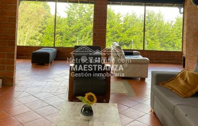 Casa de 5 alcobas en venta en Santa Elena, Medellín · foto 4 de 15