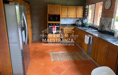 Casa de 5 alcobas en venta en Santa Elena, Medellín · foto 11 de 15