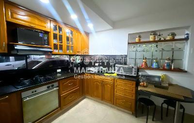 Casa de 5 alcobas en venta en El Poblado, Medellín, 300 m² · foto 8 de 20