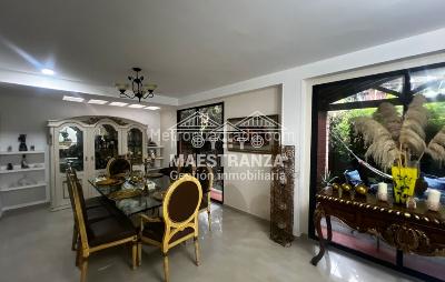 Casa de 5 alcobas en venta en El Poblado, Medellín, 300 m² · foto 15 de 20