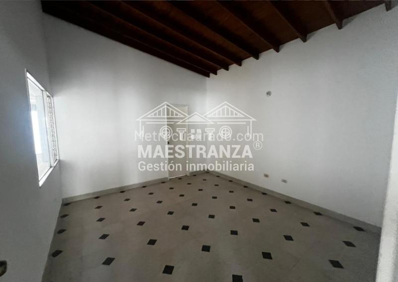 Versatile 5BR House for Commercial Use in Laureles - 5