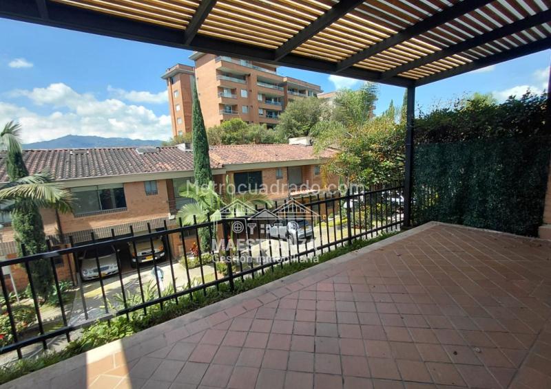 3BR House in Loma De Los Benedictinos (153 m²)