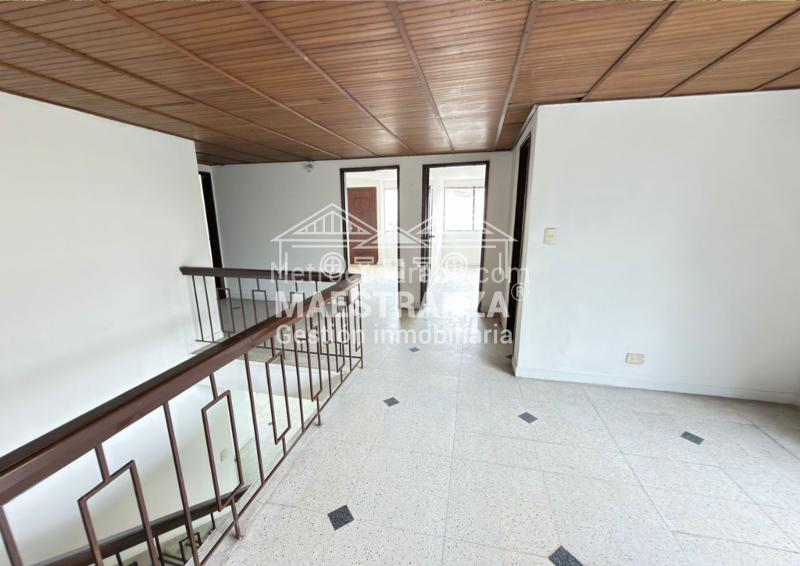 Casa-Local Exclusiva de 4 Alcobas en Conquistadores - 6