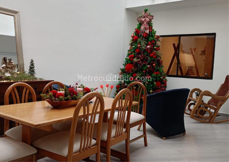 Versatile 4BR House in Laureles - 9