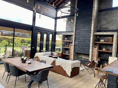 Casa de 3 alcobas en venta en Llanogrande, Rionegro, 1519 m² · foto 2 de 11