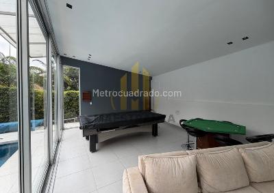 Casa de 4 alcobas en arriendo en El Poblado, Medellín, 400 m² · foto 2 de 20