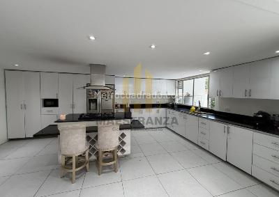 Casa de 4 alcobas en arriendo en El Poblado, Medellín, 400 m² · foto 6 de 20