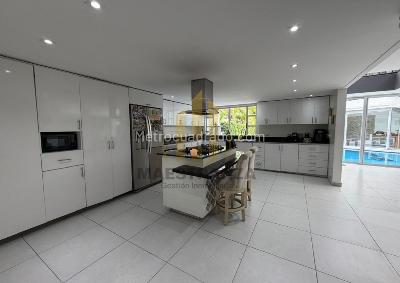 Casa de 4 alcobas en arriendo en El Poblado, Medellín, 400 m² · foto 8 de 20