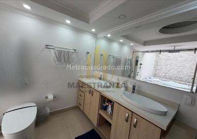 Casa de 4 alcobas en arriendo en El Poblado, Medellín, 400 m² · foto 11 de 20