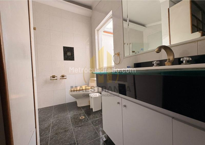 Charming 4BR House in Belen La Mota - 6