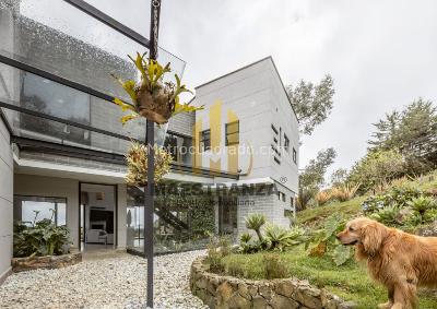 Casa de 3 alcobas en venta en Santa Elena, Medellín, 350 m² · foto 4 de 20