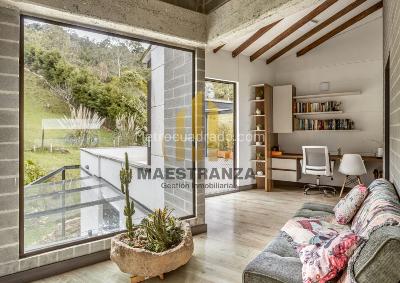 Casa de 3 alcobas en venta en Santa Elena, Medellín, 350 m² · foto 8 de 20