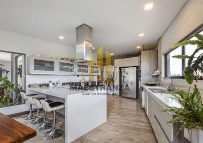 Casa de 3 alcobas en venta en Santa Elena, Medellín, 350 m² · foto 10 de 20