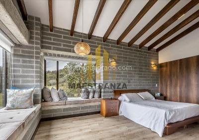 Casa de 3 alcobas en venta en Santa Elena, Medellín, 350 m² · foto 18 de 20