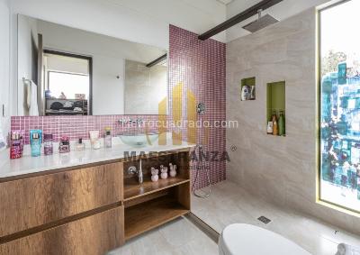 Casa de 3 alcobas en venta en Santa Elena, Medellín, 350 m² · foto 19 de 20