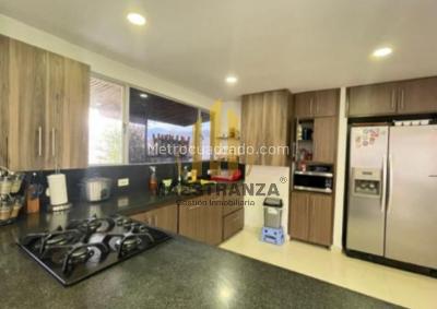 Casa de 5 alcobas en venta en Norte America, Bello, 480 m² · foto 16 de 20