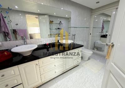 Apartamento de 5 alcobas en venta en El Poblado, Medellín, 229 m² · foto 13 de 20