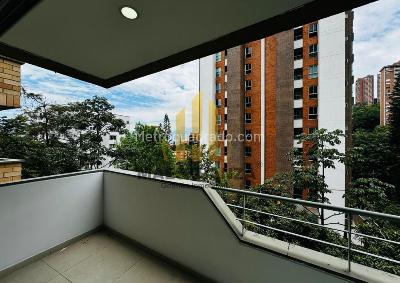 Apartamento de 3 alcobas en venta en Castropol, Medellín, 136 m² · foto 2 de 20