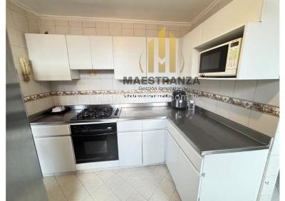 Apartamento de 3 alcobas en venta en Laureles, Medellín, 138 m² · foto 2 de 14