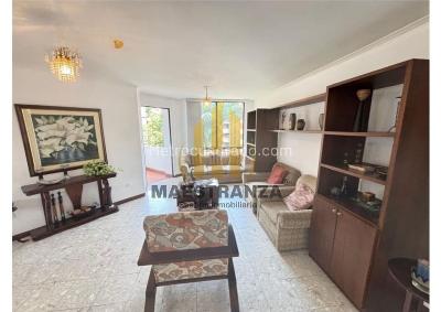 Apartamento de 3 alcobas en venta en Laureles, Medellín, 138 m² · foto 4 de 14