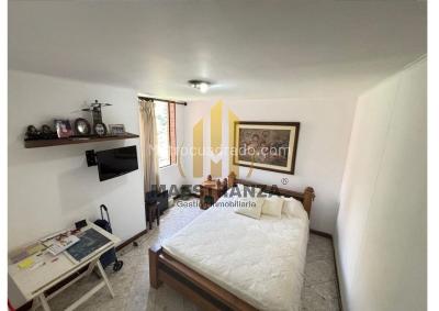 Apartamento de 3 alcobas en venta en Laureles, Medellín, 138 m² · foto 10 de 14