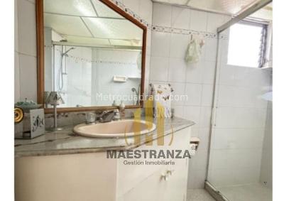 Apartamento de 3 alcobas en venta en Laureles, Medellín, 138 m² · foto 13 de 14