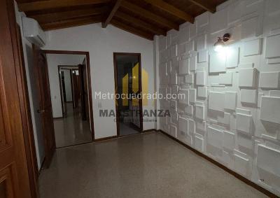 Casa de 4 alcobas en venta en Belen La Mota, Medellín, 334 m² · foto 16 de 19