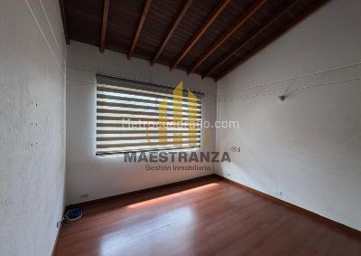 Casa de 3 alcobas en venta en Loma Del Chocho, Envigado, 218 m² · foto 7 de 16