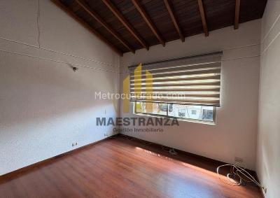 Casa de 3 alcobas en venta en Loma Del Chocho, Envigado, 218 m² · foto 9 de 16