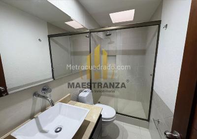 Casa de 3 alcobas en venta en Loma Del Chocho, Envigado, 218 m² · foto 10 de 16