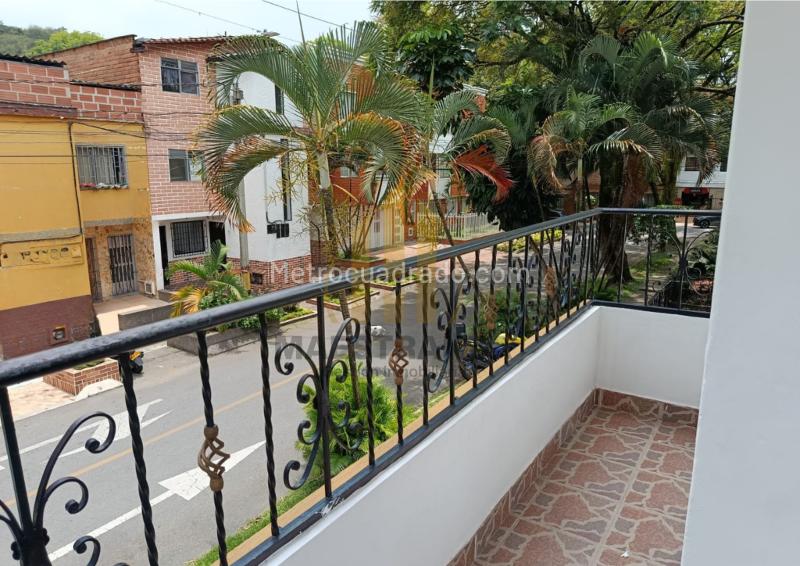 Charming 3BR House with Games Room in Belen Fatima