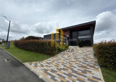 Casa de 5 alcobas en venta en Las Palmas, Medellín, 460 m² · foto 4 de 20