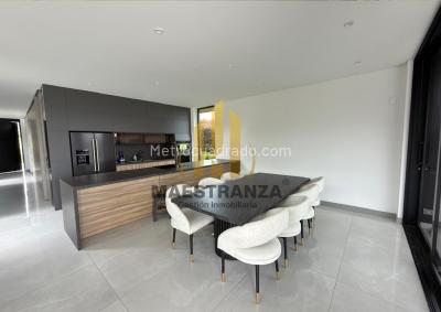 Casa de 5 alcobas en venta en Las Palmas, Medellín, 460 m² · foto 16 de 20