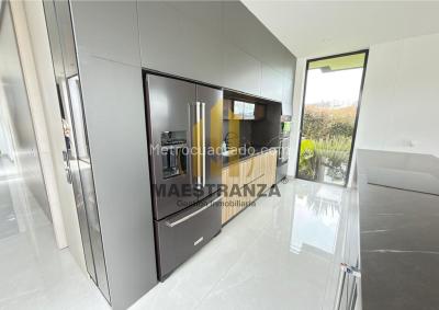 Casa de 5 alcobas en venta en Las Palmas, Medellín, 460 m² · foto 18 de 20