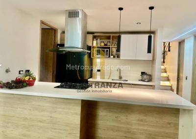 Casa de 4 alcobas en venta en Barro Blanco, Rionegro, 230 m² · foto 4 de 16