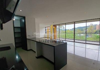 Apartamento de 2 alcobas en arriendo en El Poblado, Medellín, 145 m² · foto 2 de 20