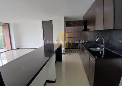 Apartamento de 2 alcobas en arriendo en El Poblado, Medellín, 145 m² · foto 5 de 20