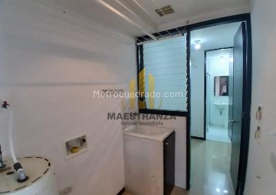 Apartamento de 2 alcobas en arriendo en El Poblado, Medellín, 145 m² · foto 10 de 20