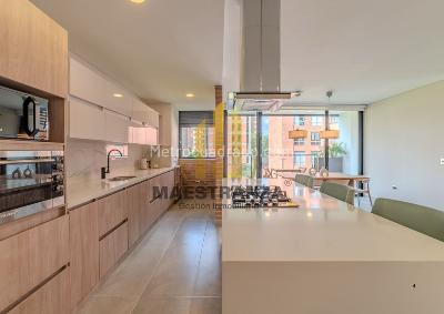 Apartamento de 3 alcobas en venta en Laureles, Medellín, 103 m² · foto 2 de 16