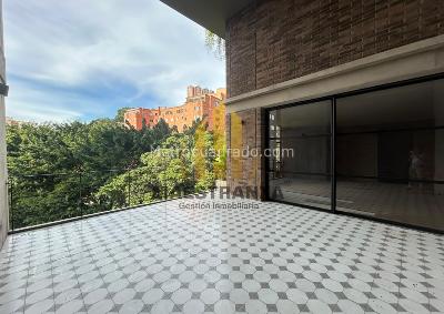Apartamento de 2 alcobas en venta en El Poblado, Medellín, 139 m² · foto 13 de 15