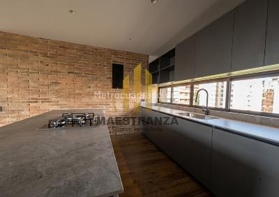 Apartamento de 2 alcobas en venta en El Poblado, Medellín, 139 m² · foto 2 de 15