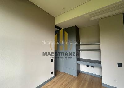 Apartamento de 2 alcobas en venta en El Poblado, Medellín, 139 m² · foto 3 de 15