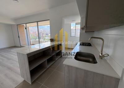 Apartamento de 3 alcobas en venta en El Poblado, Medellín, 100 m² · foto 3 de 13